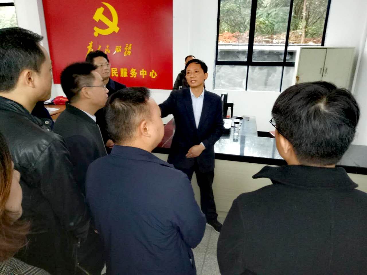 黄清宇现场就村级“雪亮工程”作出指示
